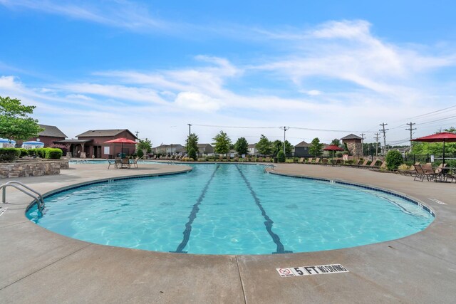 5073 Hunters Village Dr, Lebanon, TN 37087 - community pool featuring a patio area