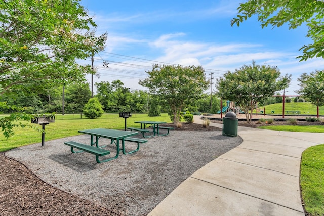 5073 Hunters Village Dr, Lebanon, TN 37087 - view of community with a lawn