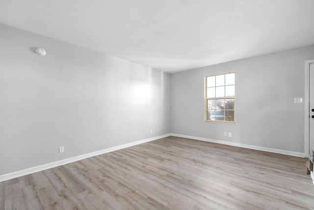 361 Peabody Dr, Clarksville, TN 37042 - unfurnished room featuring wood finished floors and a smoke detector