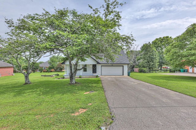1713 Hollow Oak Dr, Lebanon, TN 37087 - view of front of home featuring driveway and a garage