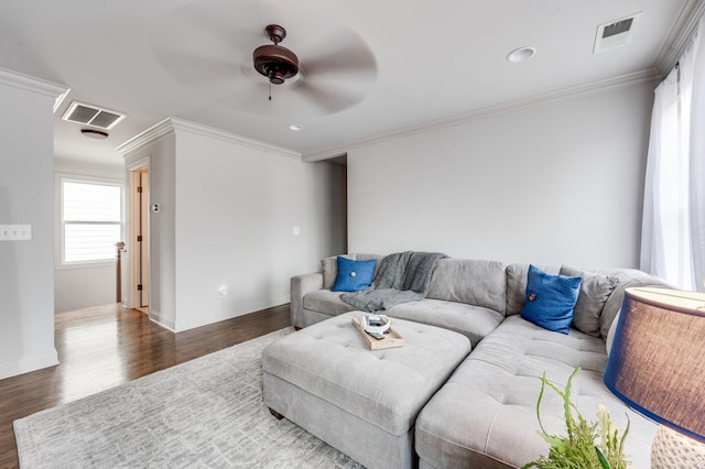 134 Fitzgerald St, Franklin, TN 37064 - living area with wood finished floors, ornamental molding, ceiling fan, baseboards, and recessed lighting