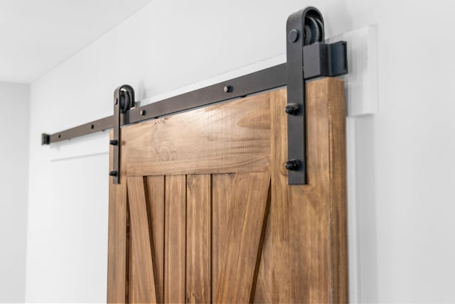 1415 Southside Rd, Southside, TN 37171 - detailed view of a barn door
