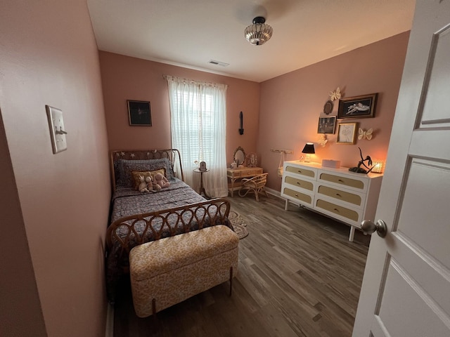 219 Dugger Dr, Clarksville, TN 37042 - bedroom featuring wood finished floors and baseboards