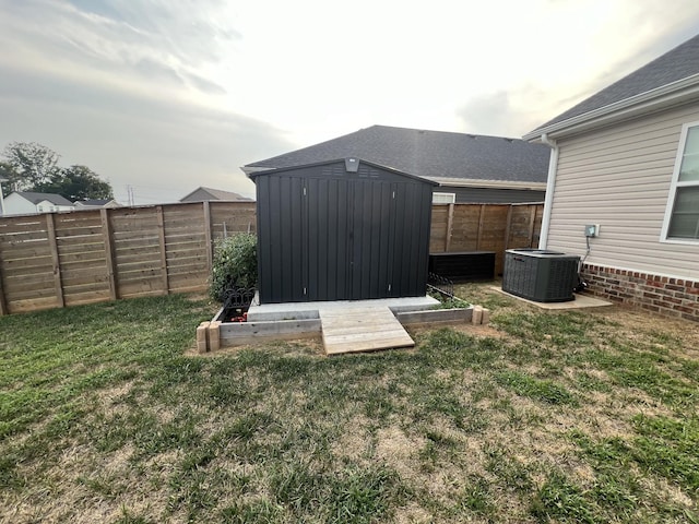 219 Dugger Dr, Clarksville, TN 37042 - view of yard with central AC