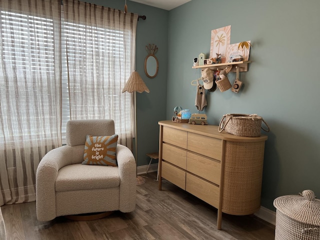 219 Dugger Dr, Clarksville, TN 37042 - sitting room featuring wood finished floors and baseboards