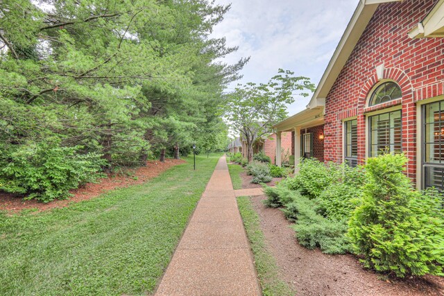 8076 Sunrise Cir, Franklin, TN 37067 - photo 3