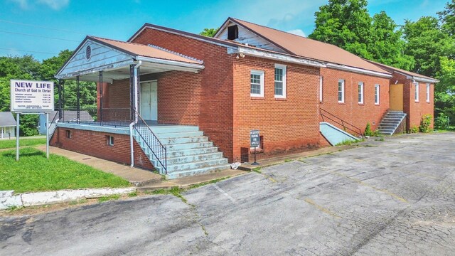 317 E 18th St, Columbia, TN 38401