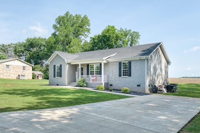 425 Royal Dr, Rock Island, TN 38581 - single story home with a porch, crawl space, and a front lawn