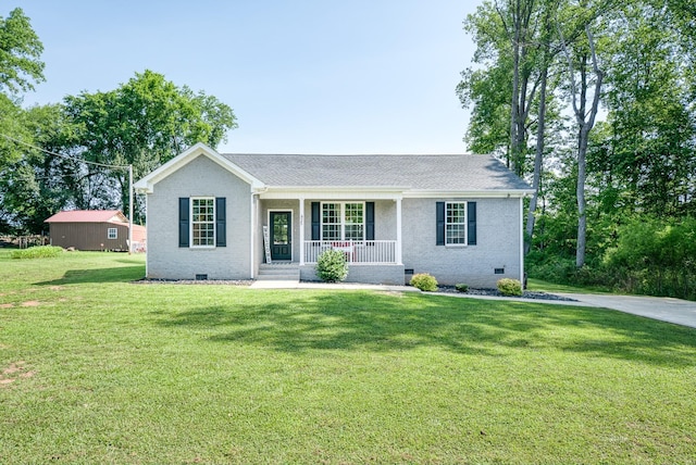 425 Royal Dr, Rock Island, TN 38581 - ranch-style house with a porch, crawl space, and a front yard