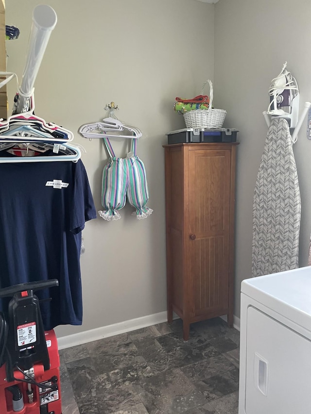 1700 Ellington Dr, Lafayette, TN 37083 - laundry room with baseboards