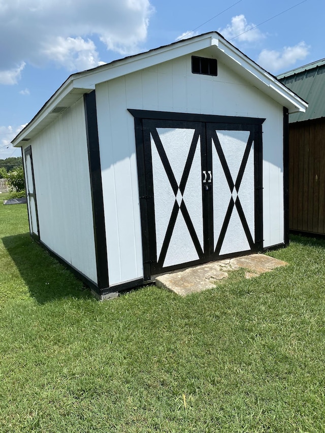 1700 Ellington Dr, Lafayette, TN 37083 - view of shed
