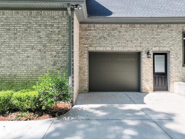 1288 Rogues Fork Rd, Bethpage, TN 37022 - garage featuring concrete driveway