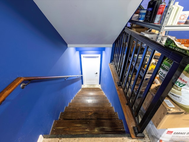 1288 Rogues Fork Rd, Bethpage, TN 37022 - view of stairs