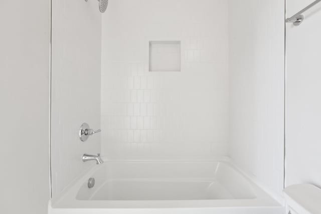 107 E 9th St Unit C6, Columbia, TN 38401 - bathroom featuring shower / tub combination and toilet
