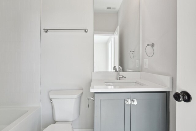 107 E 9th St Unit C6, Columbia, TN 38401 - bathroom with toilet, vanity, and  shower combination