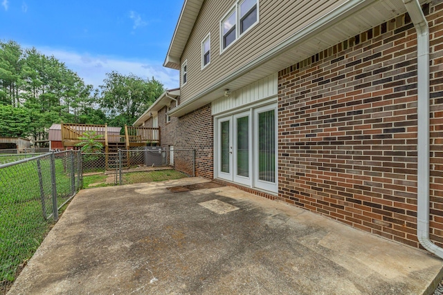 135 Carter Rd, Winchester, TN 37398 - view of patio / terrace with a gate