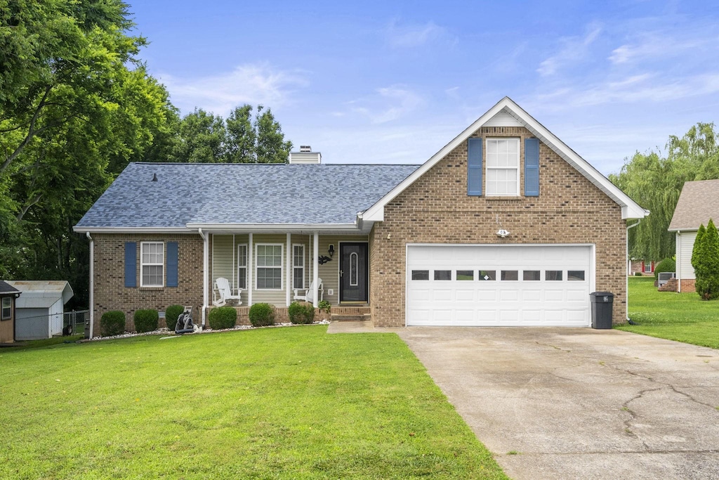 323 Harold Dr, Clarksville, TN 37040 - photo 1