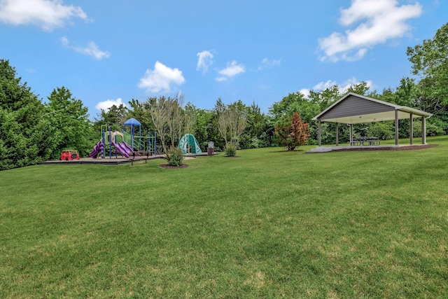 4047 Locerbie Cir, Spring Hill, TN 37174 - view of green lawn with a gazebo