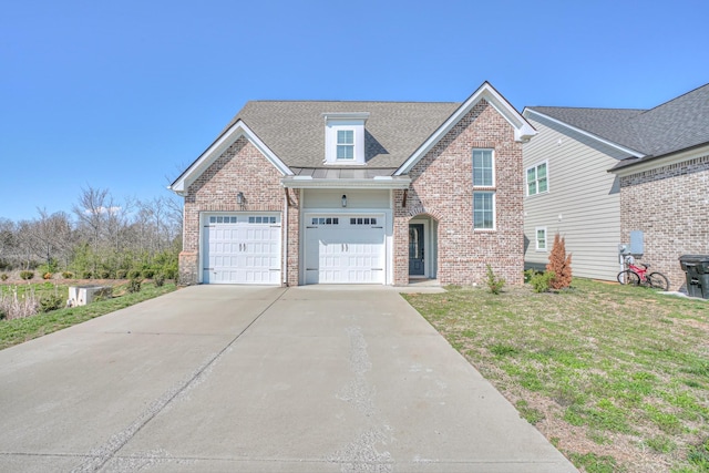 410 Alyne Ct, Murfreesboro, TN 37129 - traditional home with driveway, brick siding, and a front lawn