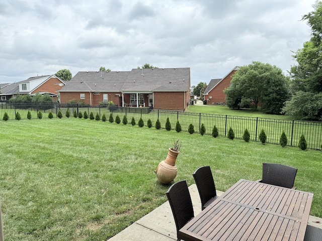 2415 Saint Andrews Dr, Murfreesboro, TN 37128 - fenced backyard with outdoor dining space and a residential view