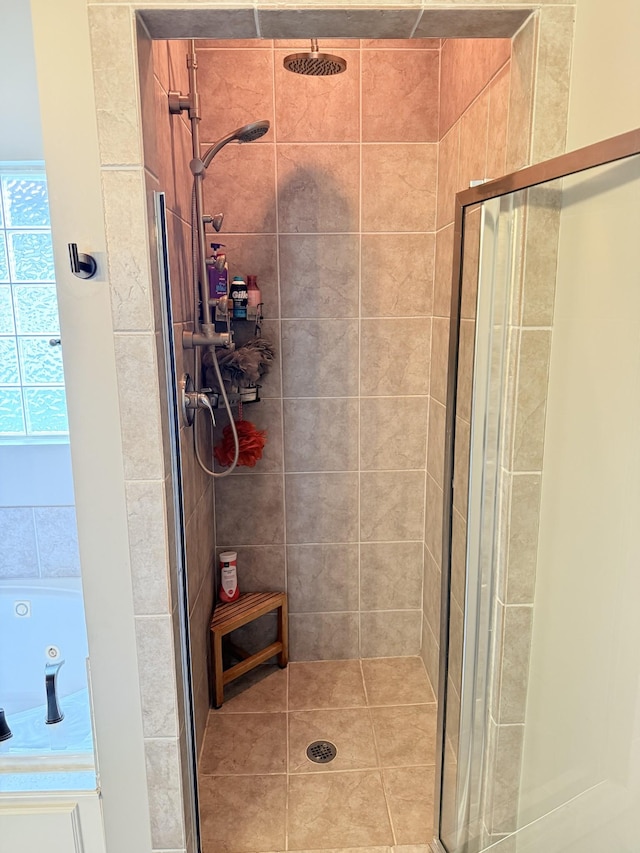 2415 Saint Andrews Dr, Murfreesboro, TN 37128 - bathroom with a shower stall