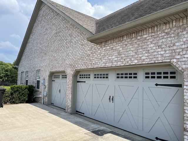 2415 Saint Andrews Dr, Murfreesboro, TN 37128 - garage with concrete driveway