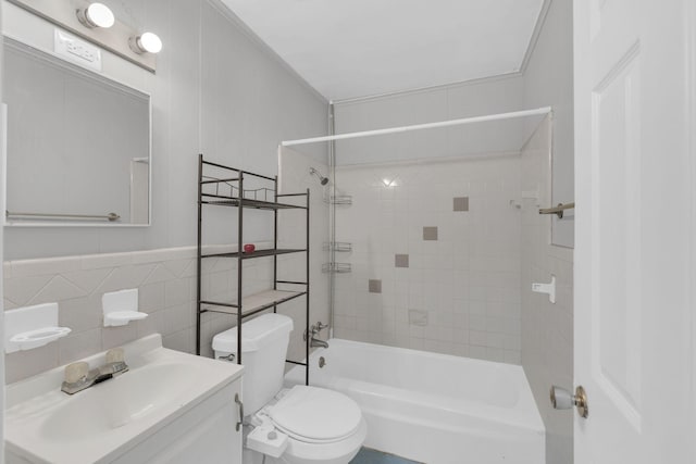 123 S Sam Davis Ave, Pulaski, TN 38478 - full bath featuring  shower combination, toilet, vanity, and tile walls