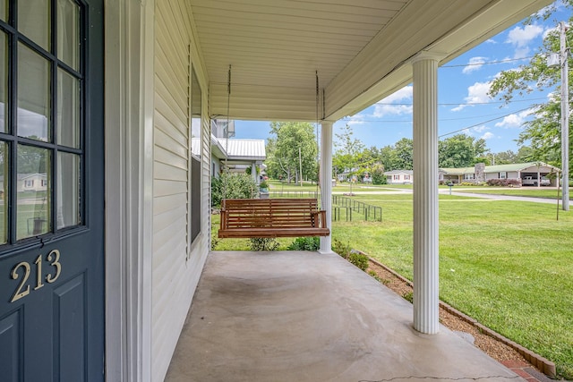 213 Maple St, Bell Buckle, TN 37020 - covered porch with a yard