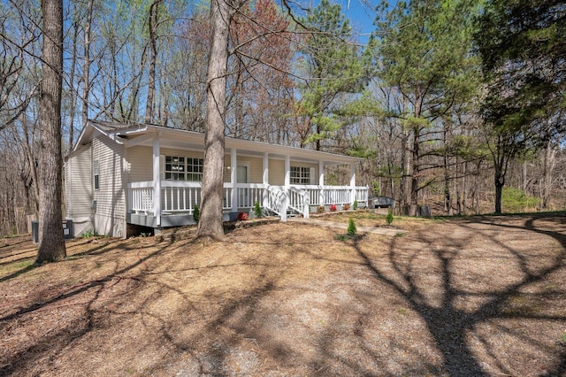 201 Welker Rd, Cedar Hill, TN 37032 - ranch-style home featuring a porch
