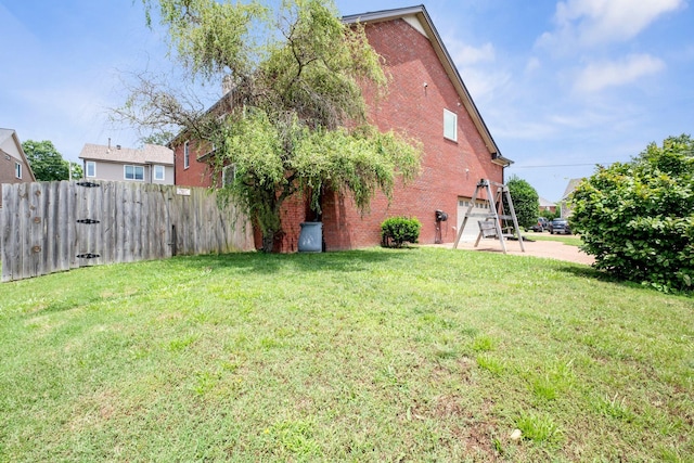 5000 Loch Lorne Ct, Mount Juliet, TN 37122 - view of yard with a garage and driveway