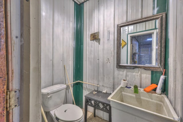 417 Haskins Chapel Rd, Lewisburg, TN 37091 - half bath with toilet and vanity