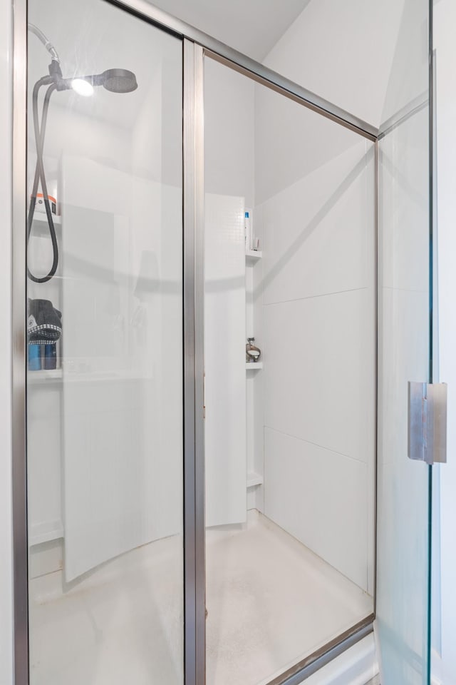755 Mickelson Way, Lebanon, TN 37087 - bathroom featuring a stall shower