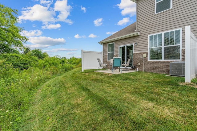 755 Mickelson Way, Lebanon, TN 37087 - view of green lawn with a patio area