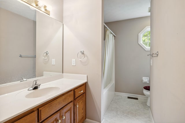 4524 Polaris Dr, Chapel Hill, TN 37034 - bathroom with toilet, vanity, shower / bath combo, and baseboards