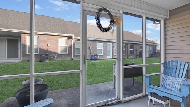 395 Devon Chase Hl Unit 5103, Gallatin, TN 37066 - unfurnished sunroom with plenty of natural light
