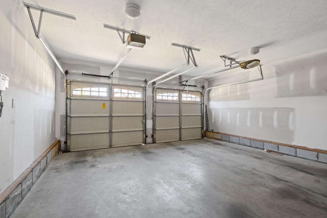 602 Pemberton Ct, Mount Juliet, TN 37122 - garage featuring a garage door opener