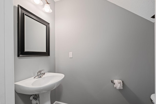 602 Pemberton Ct, Mount Juliet, TN 37122 - bathroom with baseboards and a sink