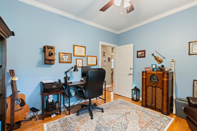 500 Forrest Park Cir, Franklin, TN 37064 - home office with ornamental molding, a ceiling fan, and light wood-style floors