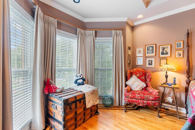 500 Forrest Park Cir, Franklin, TN 37064 - living area featuring crown molding, plenty of natural light, and wood finished floors