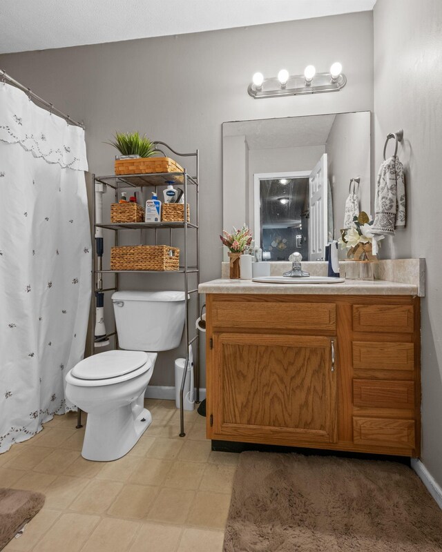 114 Silver Leaf Cir, Dickson, TN 37055 - full bathroom featuring vanity and a shower with curtain