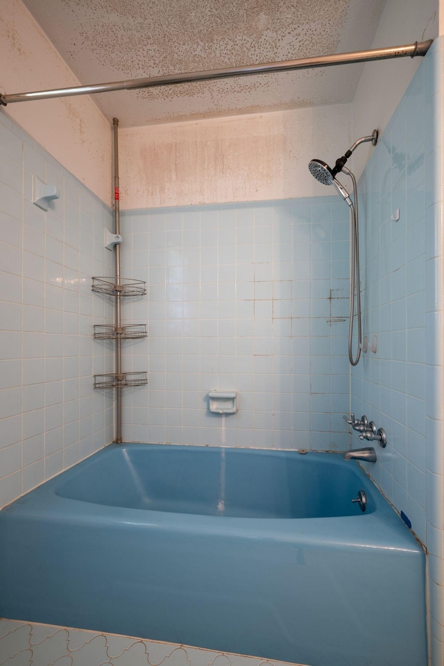 7703 Horn Tavern Rd, Fairview, TN 37062 - bathroom featuring shower / washtub combination