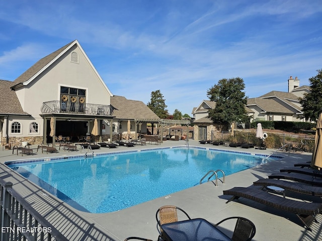 261 White Swan Dr, Vonore, TN 37885