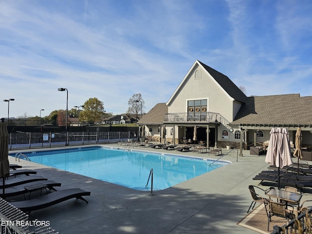 261 White Swan Dr, Vonore, TN 37885