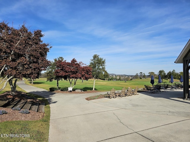 261 White Swan Dr, Vonore, TN 37885