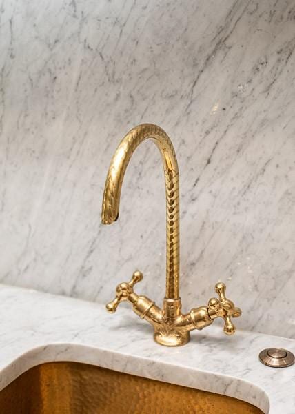 1302B Pillow St, Nashville, TN 37203 - detailed view of a sink