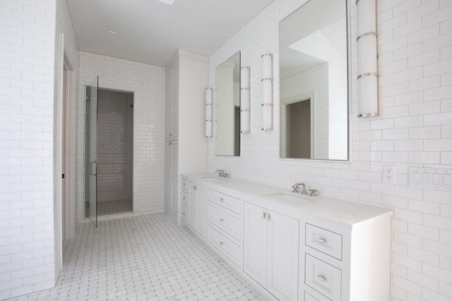 1302B Pillow St, Nashville, TN 37203 - bathroom with double vanity