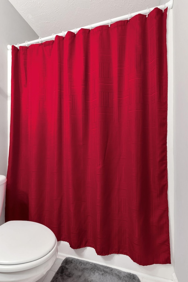 243 Shoshone Pl, Murfreesboro, TN 37128 - full bath with curtained shower and tile patterned flooring