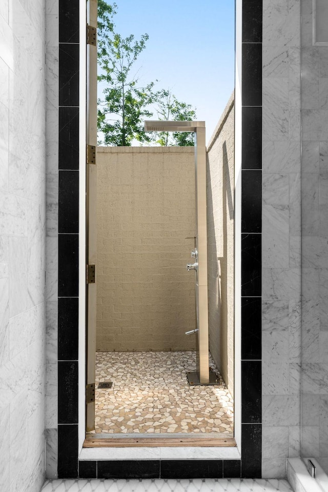 1024 Vaughn Crest Dr, Franklin, TN 37069 - view of full bathroom
