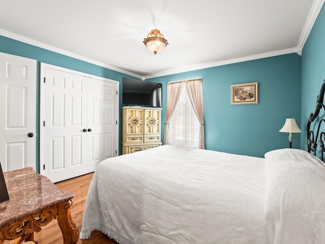 1574 Midway Rd, Sewanee, TN 37375 - bedroom featuring crown molding, wood finished floors, and a closet