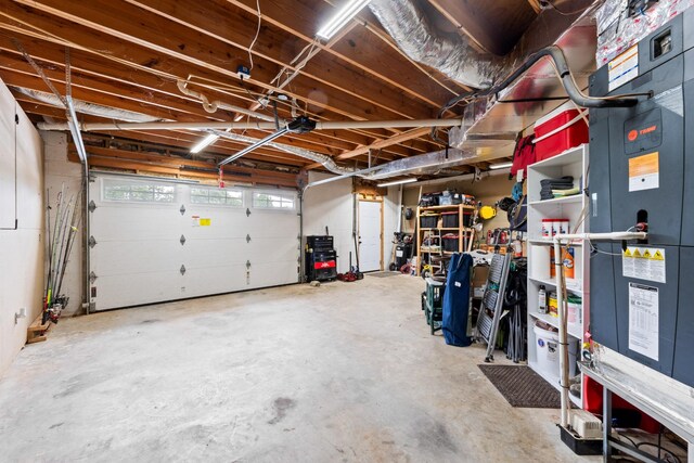 2237 Cold Springs Rd, Lafayette, TN 37083 - garage with a garage door opener